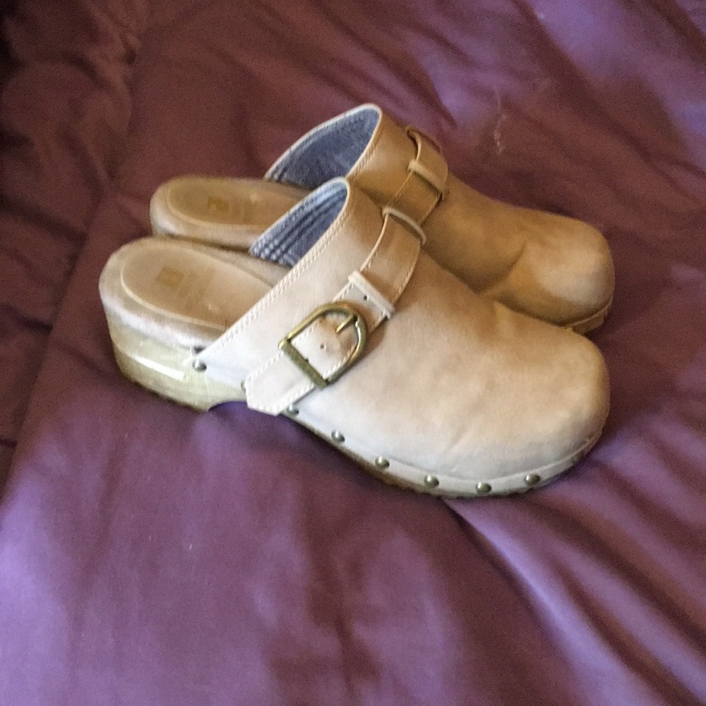 Shoes - Picture 2 of 2